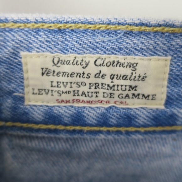 Levi's Light Wash Mom Jean Size 28 - Picture 12 of 14